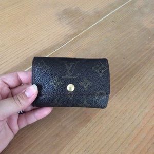 Louis Vuitton 6 Key Holder